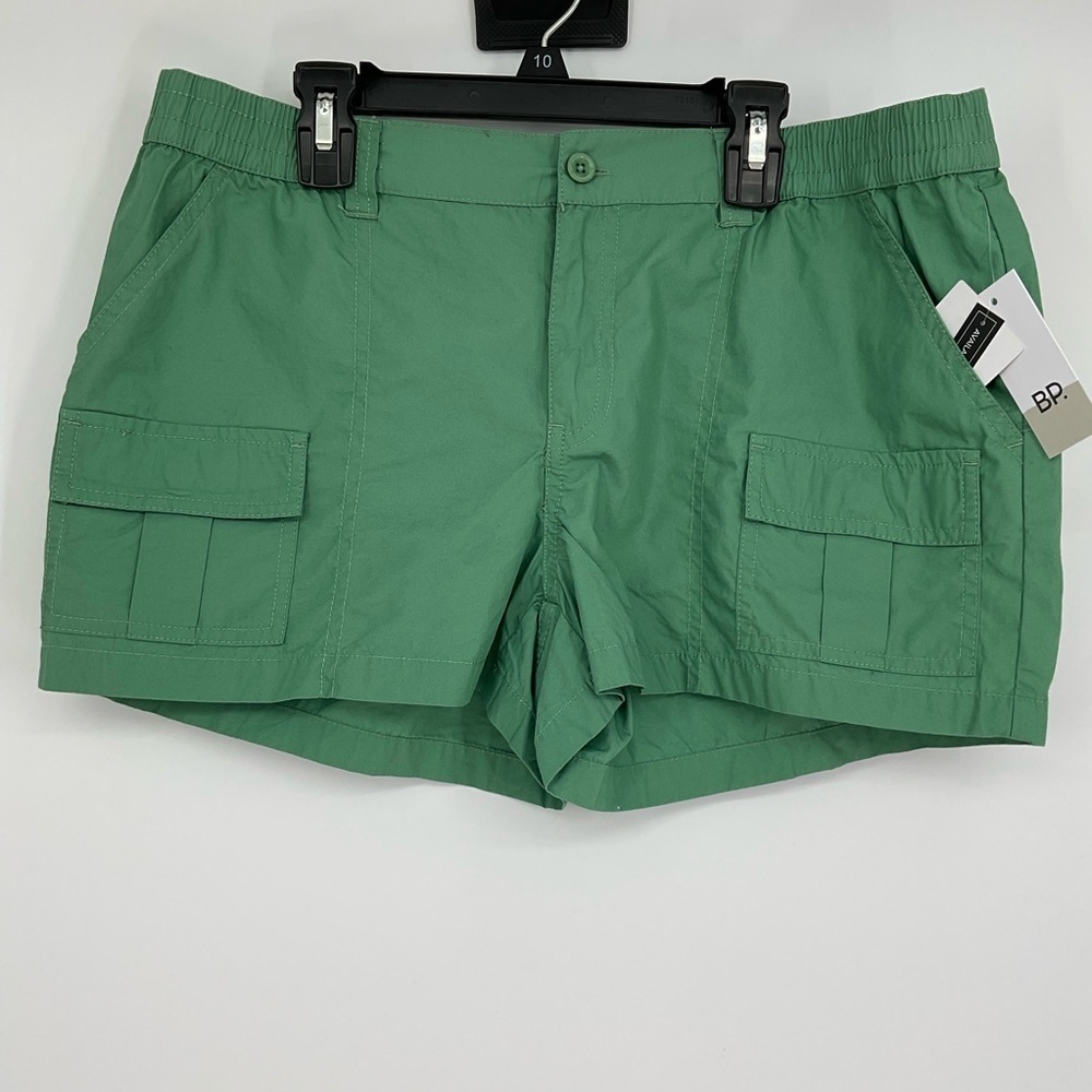 BP Green Utility Cargo Shorts NWT Size M